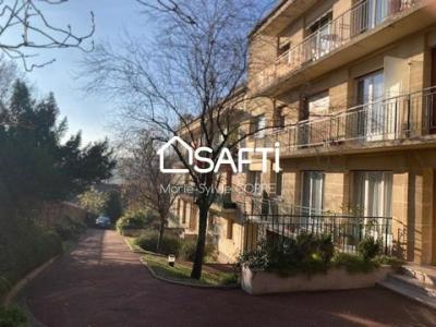 CENTRE de Saint-Germain -en Laye, au calme, appartement FAMILIAL de 130M², 131 mt2, 4 chambres