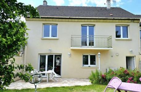 Dpt Yvelines (78), à vendre SAINT CYR L'ECOLE maison P6 de 130 m² - Terrain de 322,00 m², 130 mt2, 3 chambres